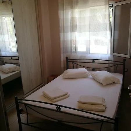Vrodaki Apartment *